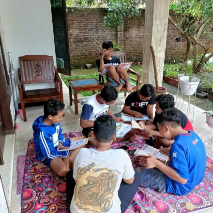 Belajar di Rumah Bersama PKBM Lentera Nusantara